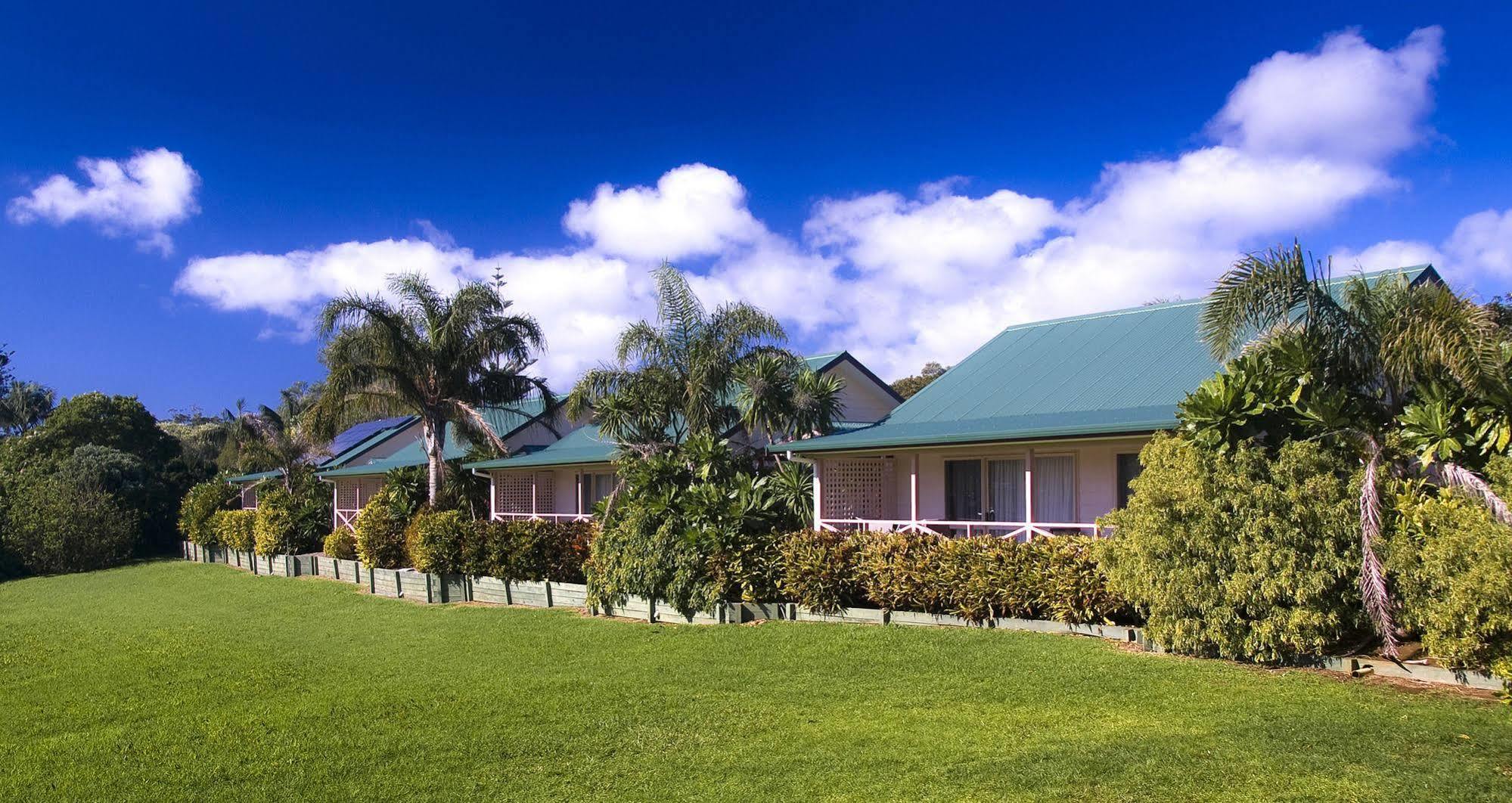 Poinciana Cottages Burnt Pine Exterior photo